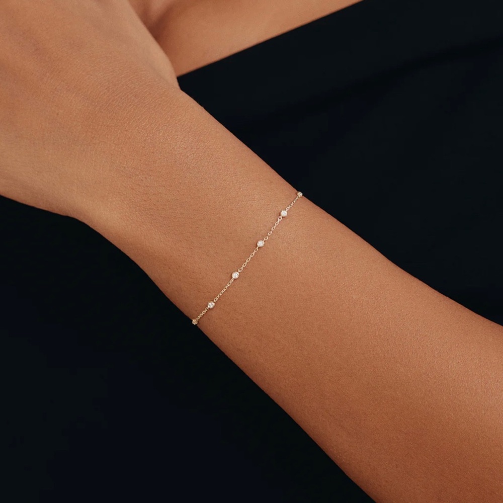 NWT Bezel Diamond Station Bracelet in 14K Solid Gold